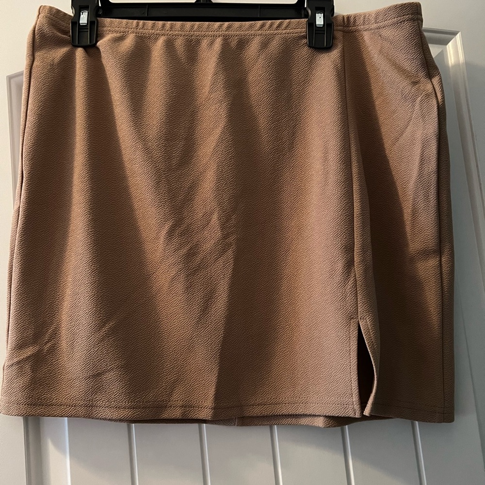 New with tags mini skirt XXL